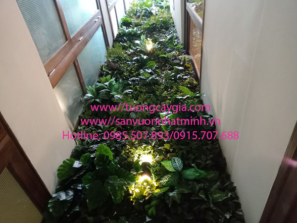 Tường cây giếng trời tại Spa Bar số 126-128 đường N2, Shophouse LK 89-90, dự án Masterise Homes quận 9 - TP Hồ Chí Minh