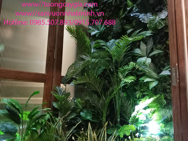 Tường cây giếng trời tại Spa Bar số 126-128 đường N2, Shophouse LK 89-90, dự án Masterise Homes quận 9 - TP Hồ Chí Minh