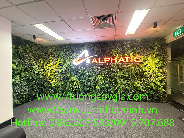 Lắp đặt vách tường cây nhân tạo tại tòa nhà Sông Đà, đường Phạm Hùng, Tp Hà Nội