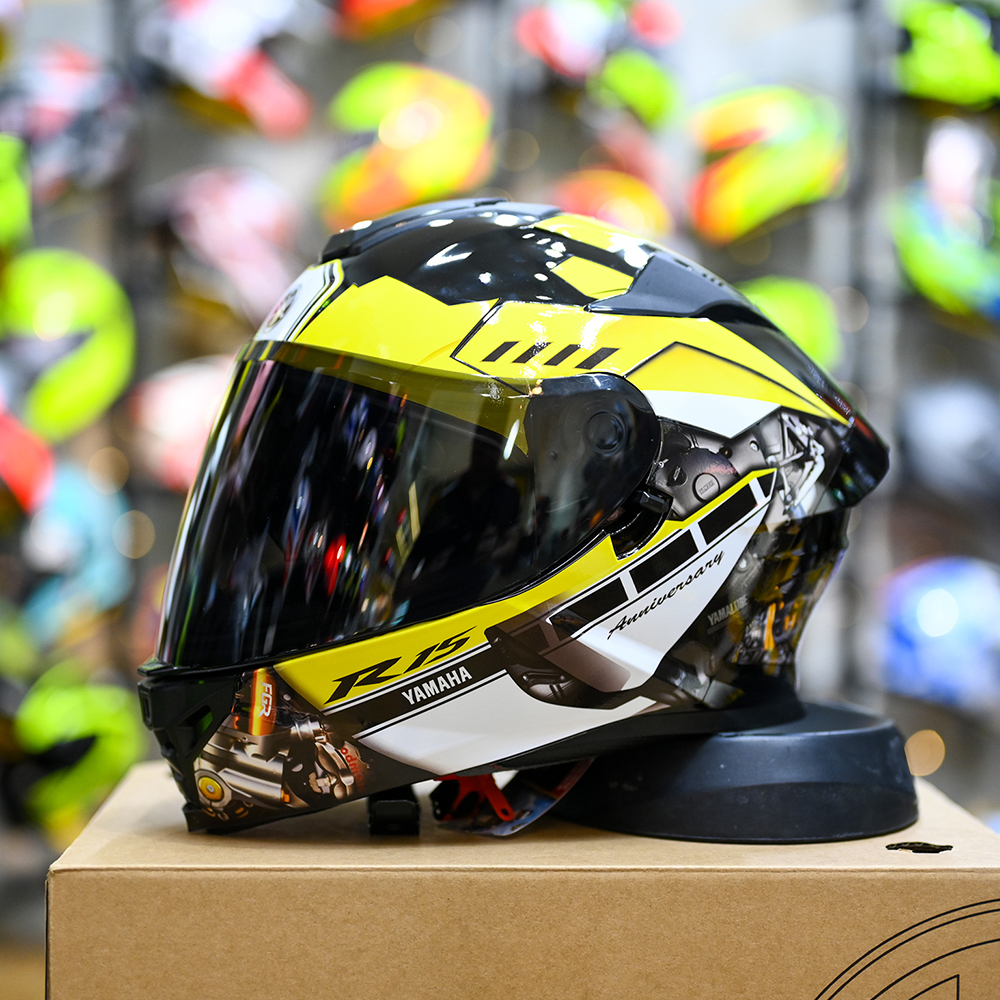 Mũ Fullface ROC R11 Pro Đen Bóng + Dán Tem Decal R15 Vàng FREESHIP