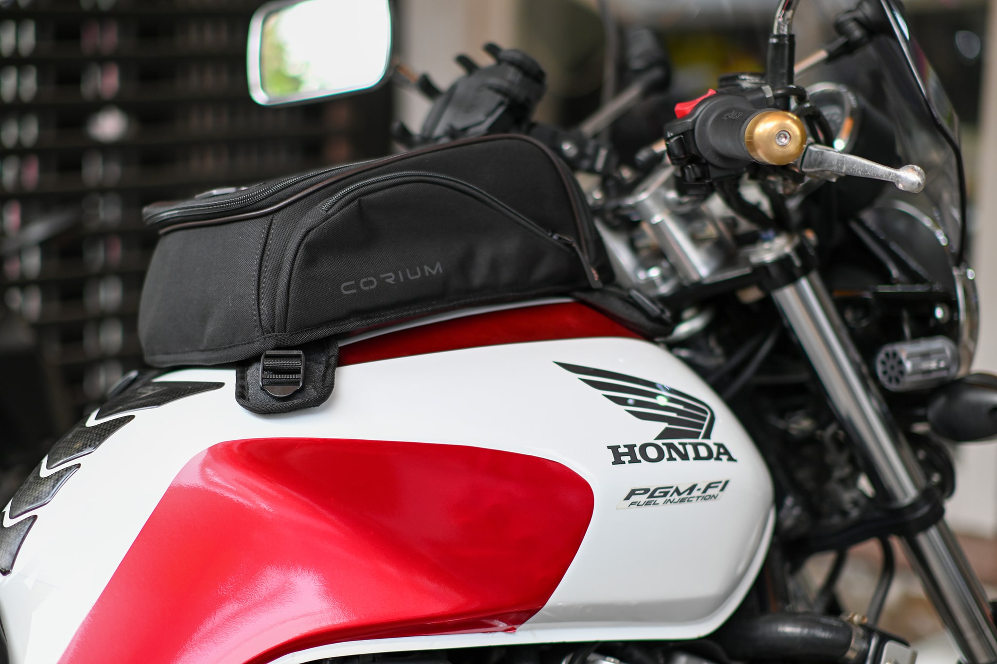 Túi hít bình xăng Givi CRM103 8L