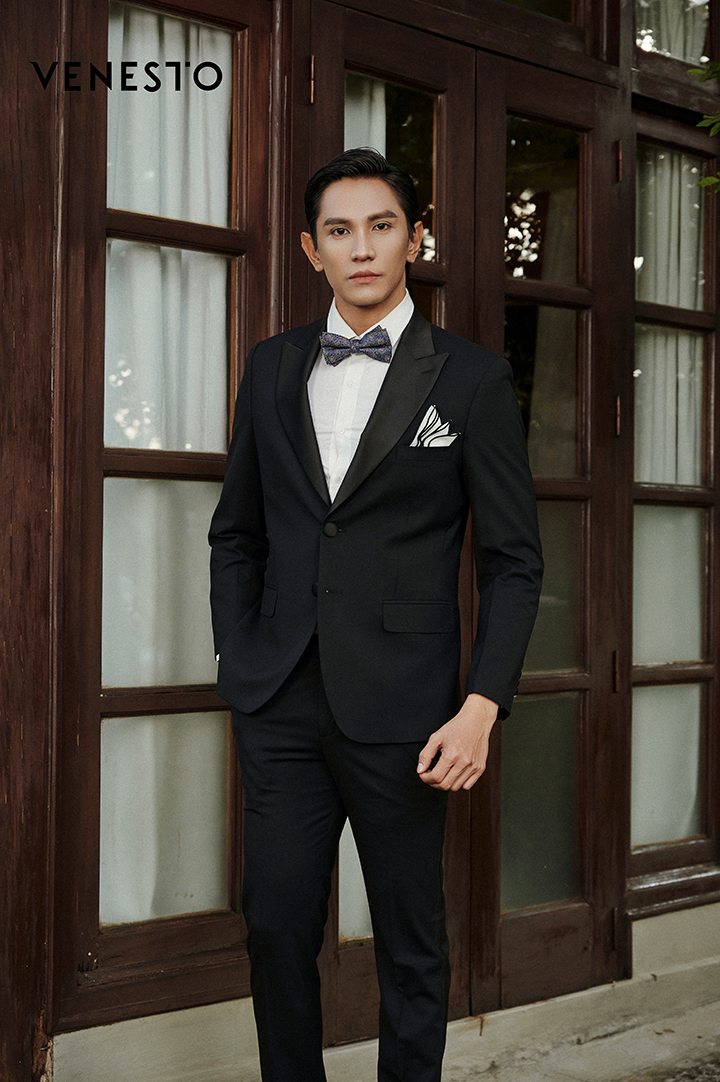 Bộ vest tuxedos đen cổ Ý