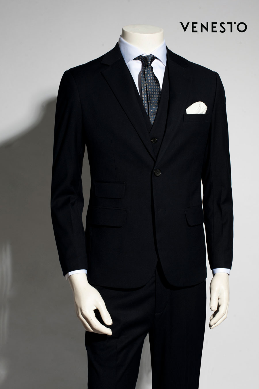 Áo vest nam màu xanh đen phối nút - VR02 - NiNiStore 2024