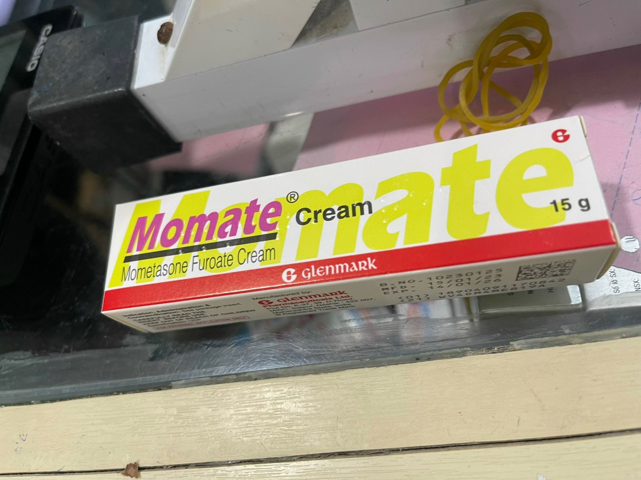 Momate cream