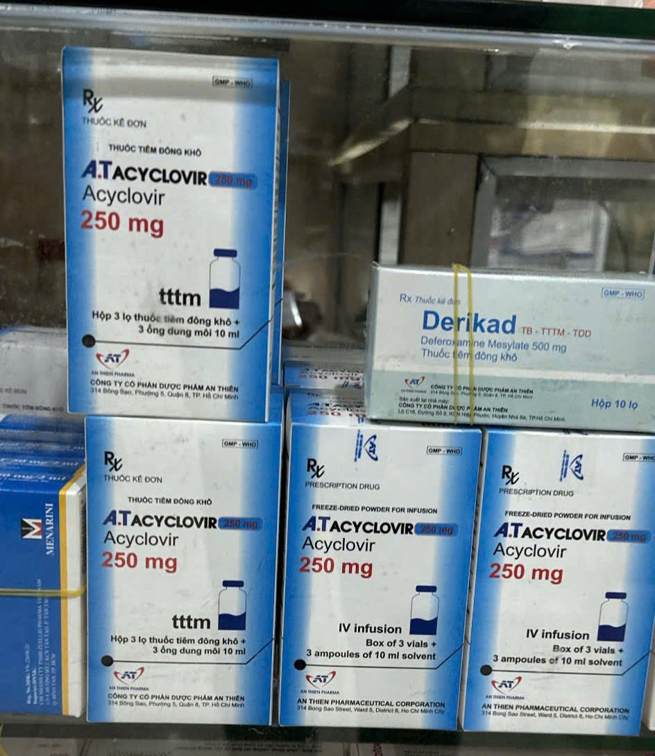 A.T Acyclovir 250mg tiêm