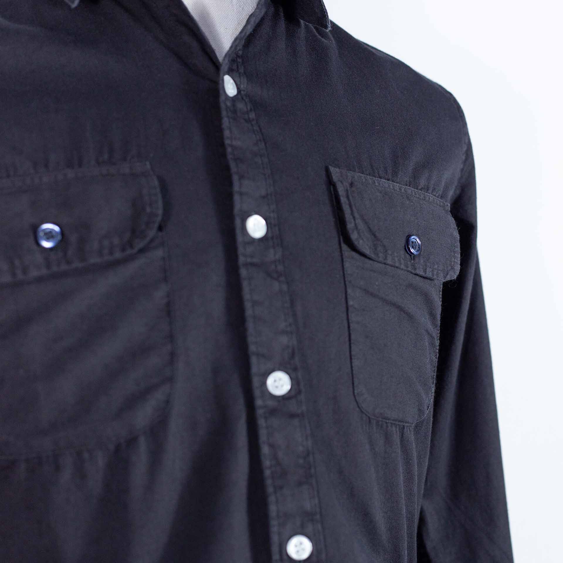 Áo sơ mi đen cotton 2 túi có nắp
