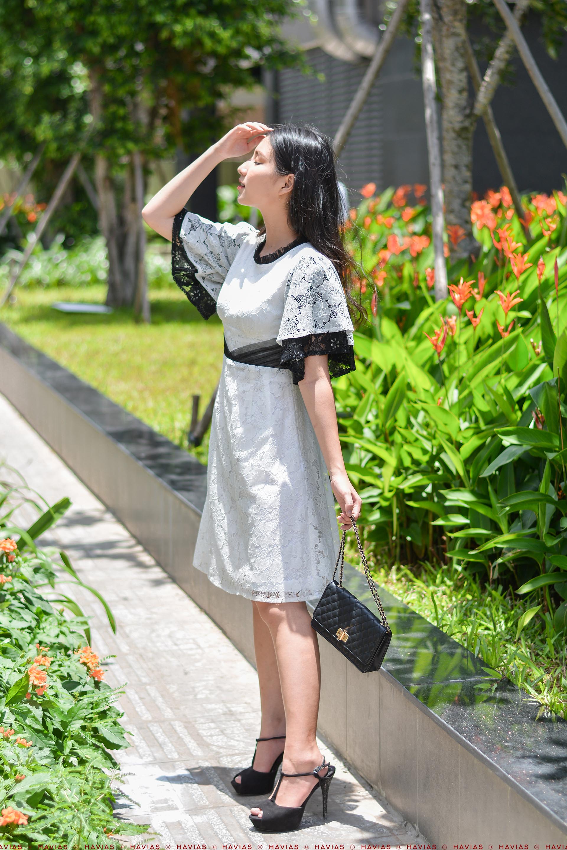 Váy ren, cổ xếp ly cao cấp, Lace Fabric Pleated Neck Waist Dress