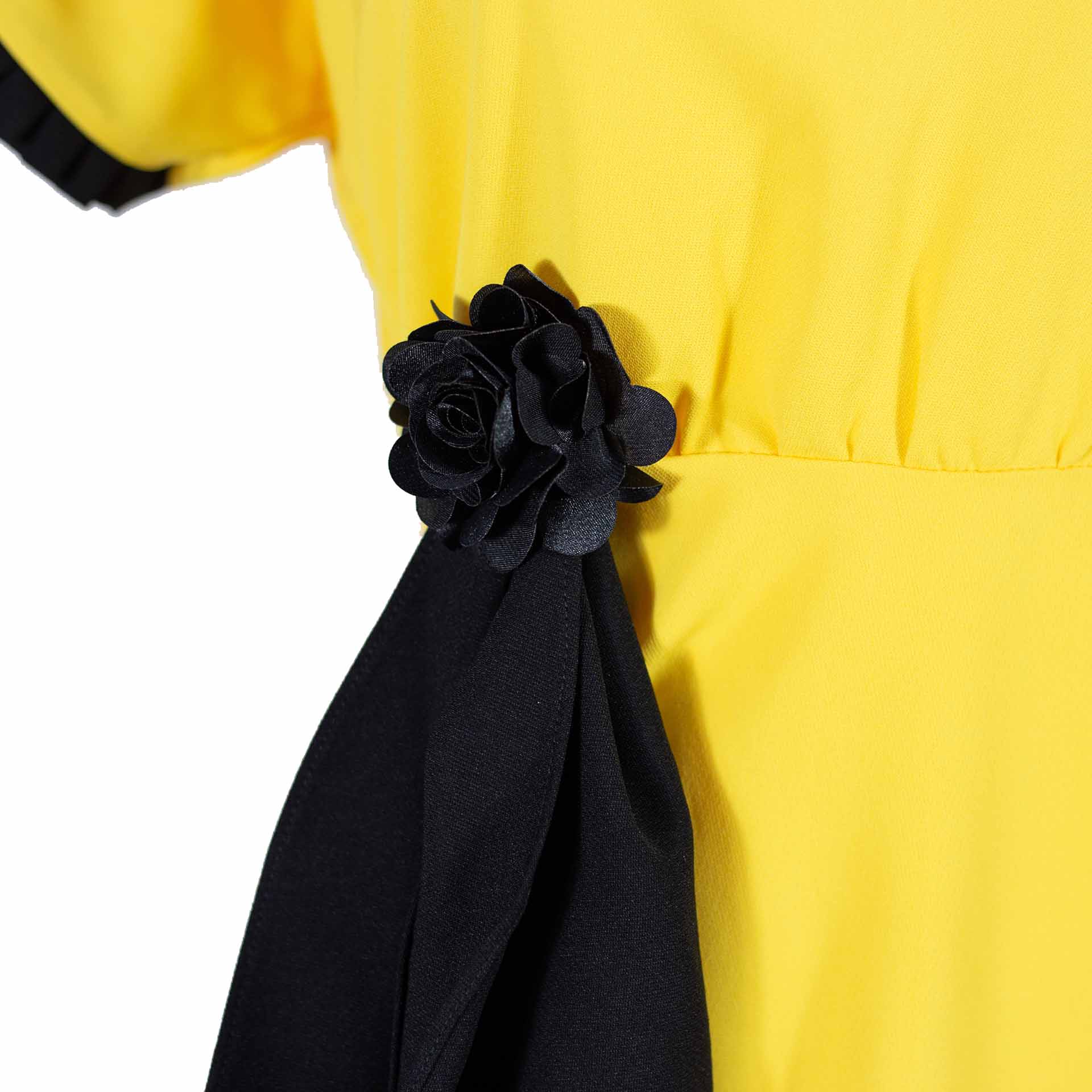 Đầm Pleated Neck Sleeve Black Band Yellow Dress