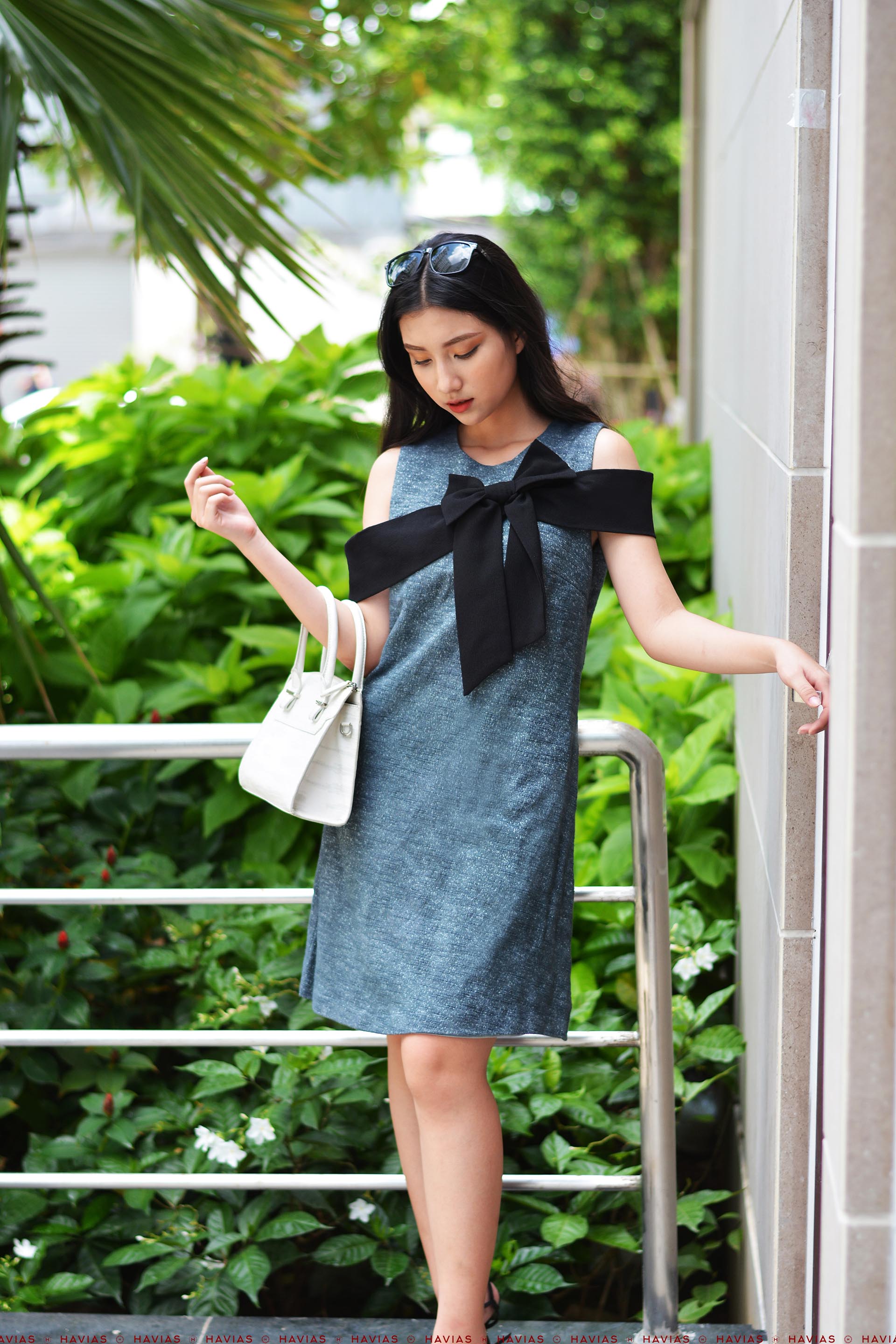 Đầm thiết kế Textured Fabric Bow Cross Tie Dress