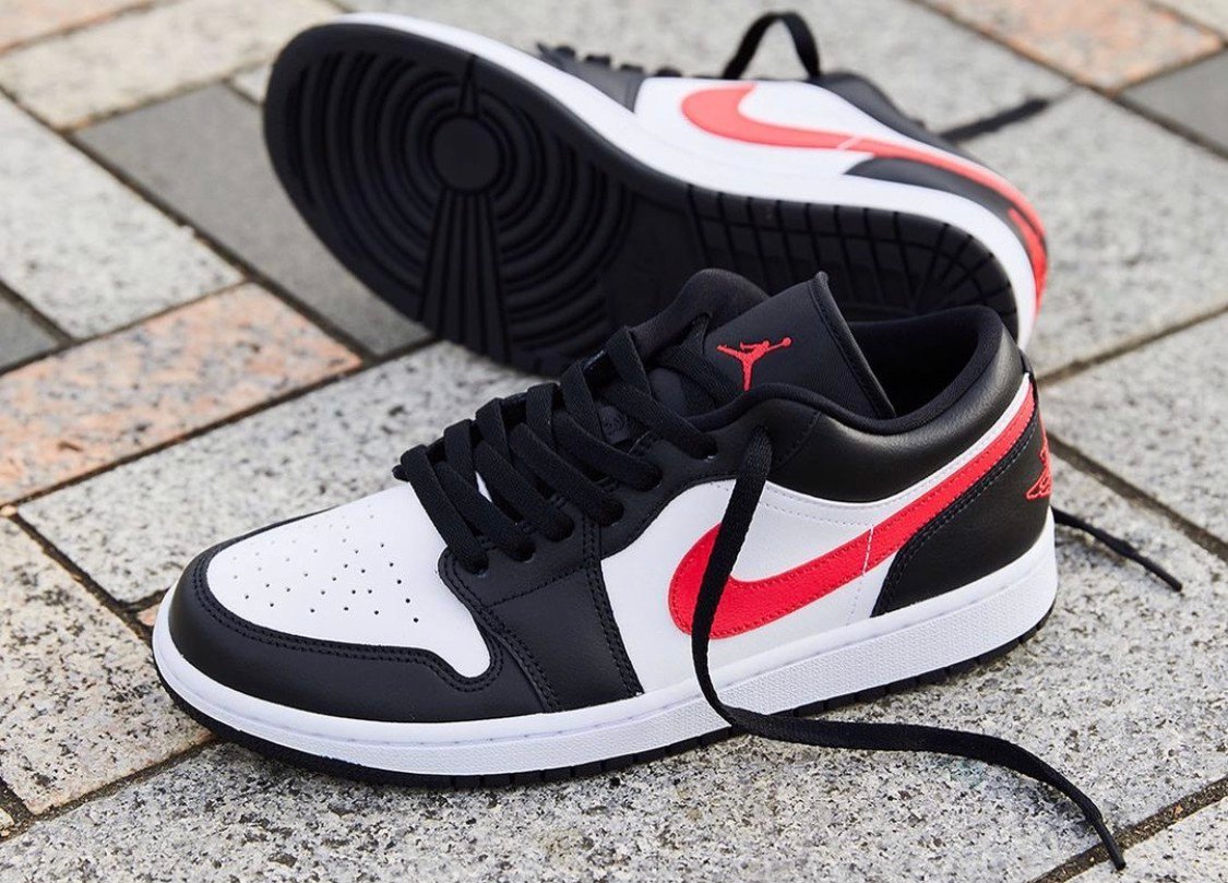 Jordan 1 Low Black Siren Red (DC0774-004)