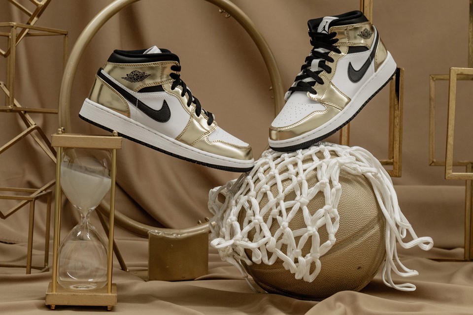 Jordan 1 gold metal 2025