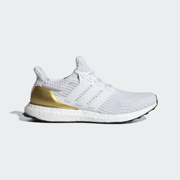 Ultraboost 4.0 All White mang đến diện mạo sáng, sạch và hiện đại.