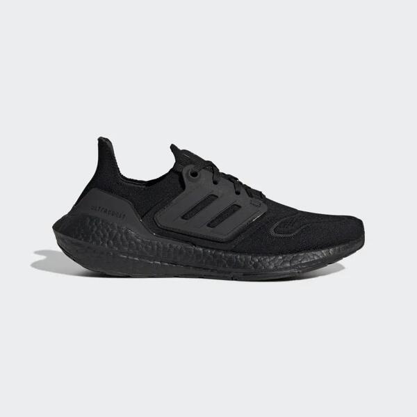 Triple Black mạnh mẽ, phù hợp với người yêu thích phong cách tối giản