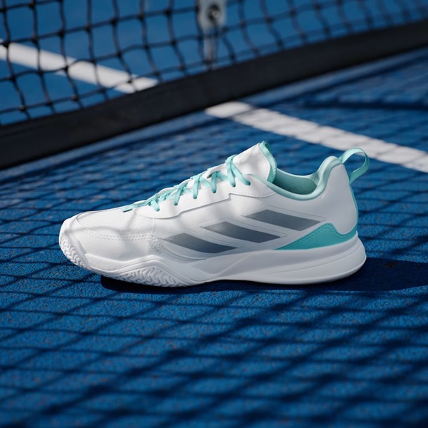 Nâng tầm lối chơi tennis của các bạn nữ với đôi giày Adidas Avaflash