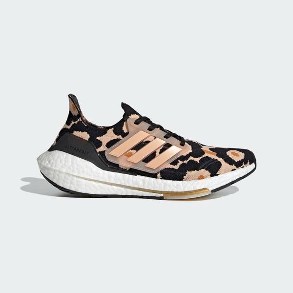 Ultraboost 21 X Marimekko nổi bật với họa tiết độc đáo và màu sắc cá tính