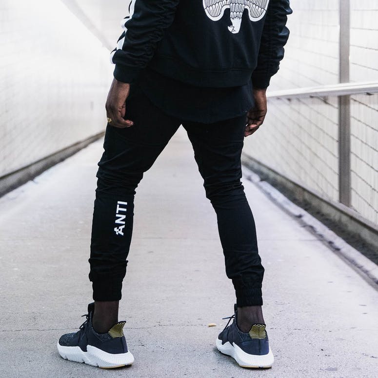 b37073 adidas