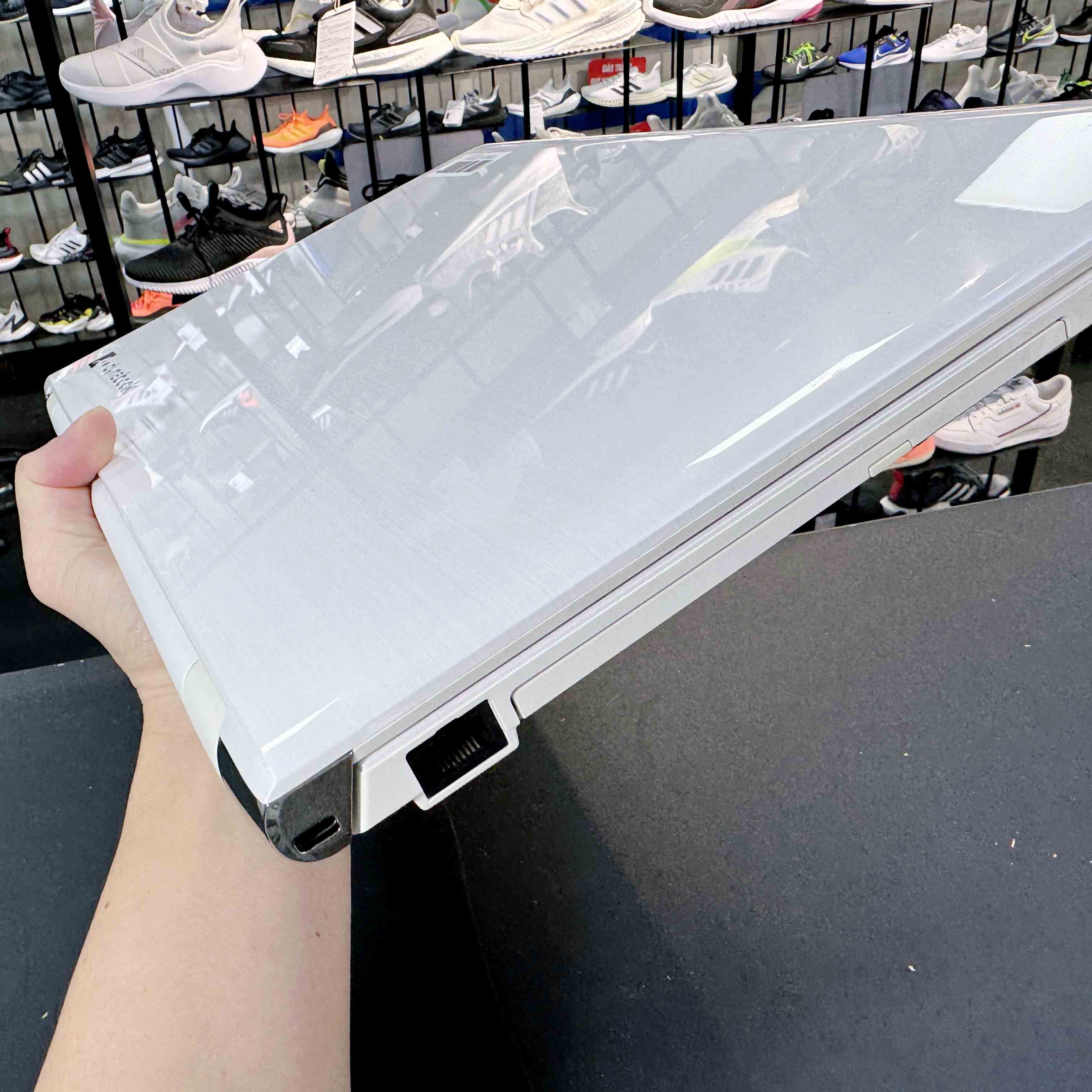 Đã qua sử dụng】Toshiba Dynabook 15.6 inch FHD T75/DW Core Đã qua sử dụng】Toshiba Dynabook 15.6 inch FHD T75/DW Core