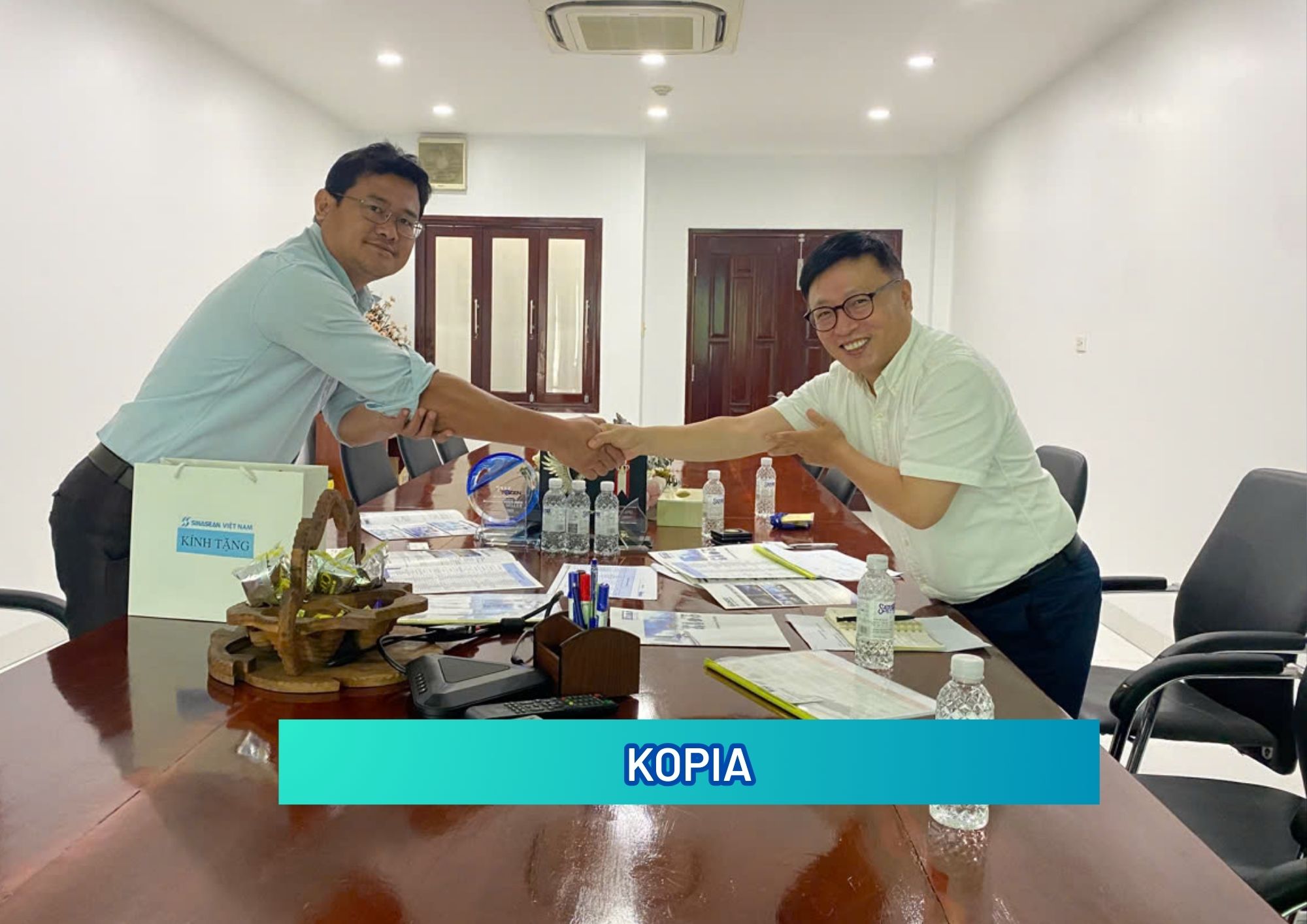 KOPIA - BUYER VISIT AT BANGKOK AND HCMC - 10 SUPPLIERS - SINASEAN VIETNAM: BRINGING VIETNAM AND THE WORLD CLOSER