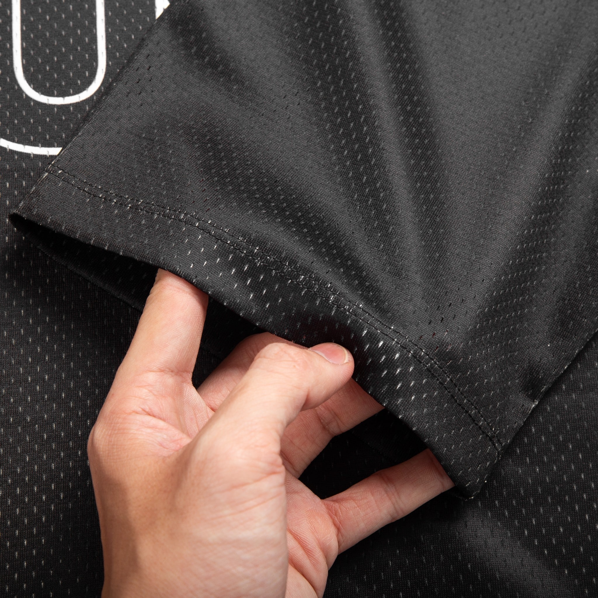 SP750 - Áo Thun V-Neck Runner