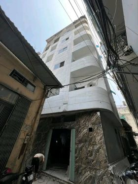 Lắp đặt hệ thống cửa phòng ngủ và vệ sinh tại nhà bán Yên Hòa - Cầu Giấy