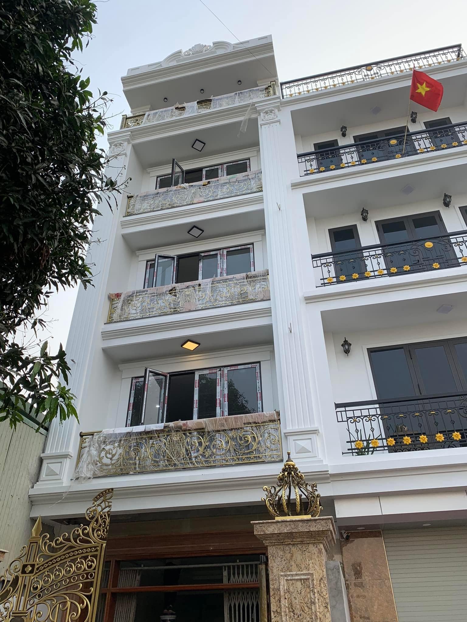 Lắp đặt hệ thống cửa phòng ngủ và phòng vệ sinh tại  Lê Quang Đạo - Đông Ngàn - Từ Sơn.