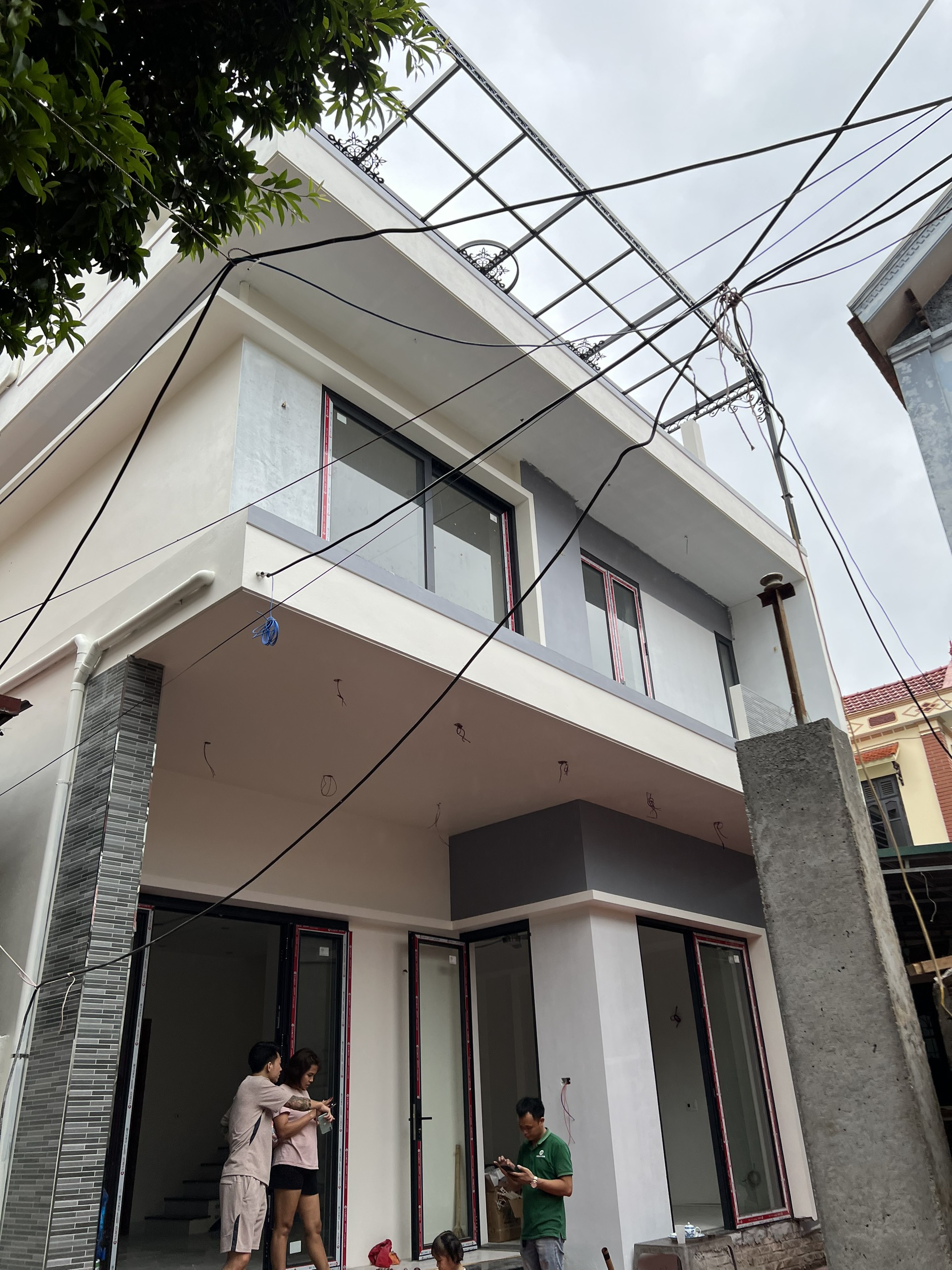 Thi công lắp đặt cửa phòng ngủ và phòng vệ sinh tại thôn Đoài Khê - Đan Phượng