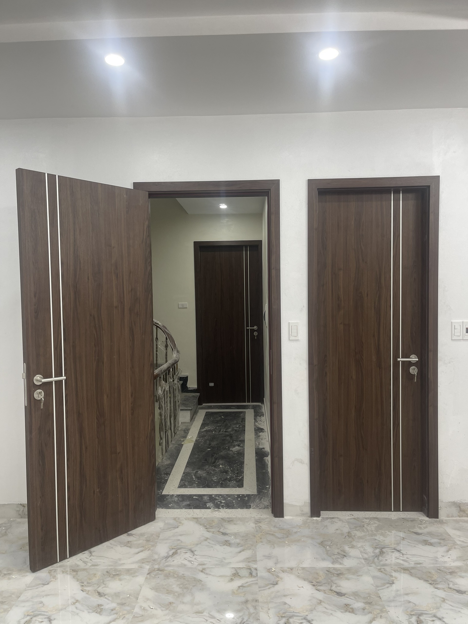 Lắp đặt cửa phòng ngủ, cửa phòng vệ sinh tại 141/184 Giáp Nhị