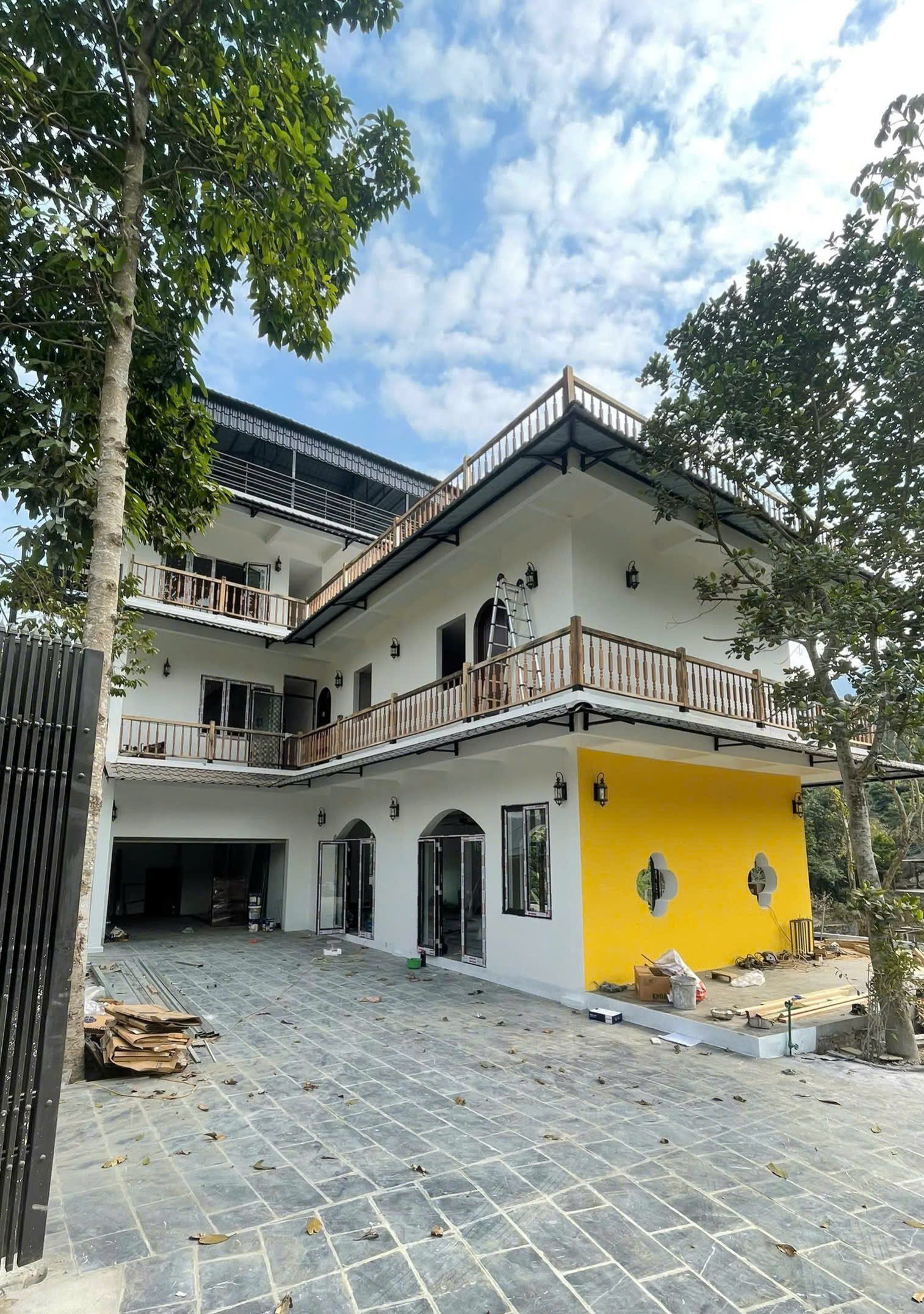 Thi Công Cửa WC Chịu Nước Tại Nam Viên Villa Thạch Thất - Hà Nội