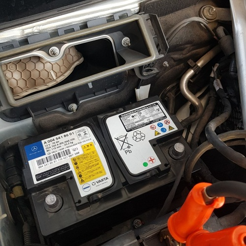 Ắc Quy Xe Mercedes E200 – Nên Chọn Loại Nào? Tư Vấn Thay Thế Chuẩn Kỹ Thuật