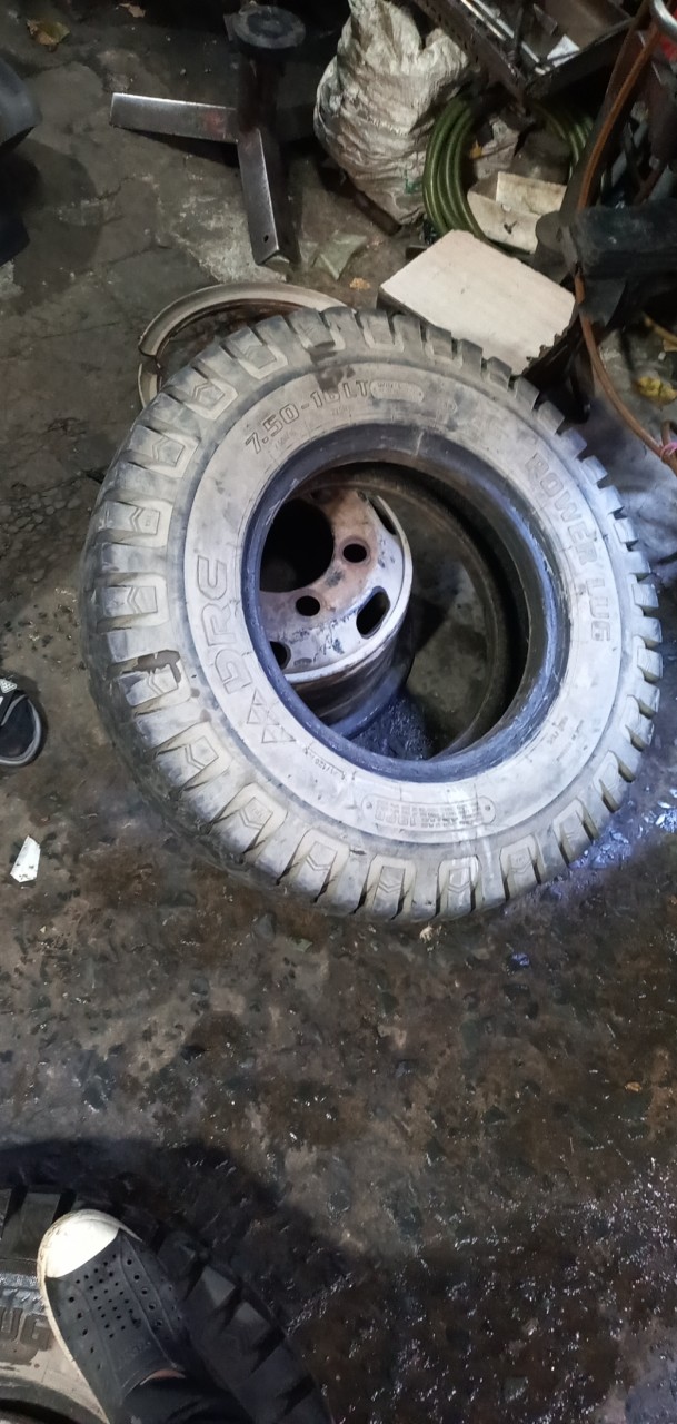 Vá vỏ lưu động tại Quận 2