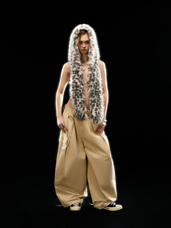 Insane® Arctic Leopard Scarf