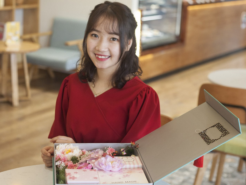 Thiếu nữ 18 tuổi không kiếm bạn trai chỉ thích ở nhà nấu ăn