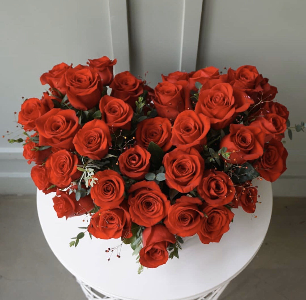 Hộp hoa hồng đỏ hình trái tim lãng mạn