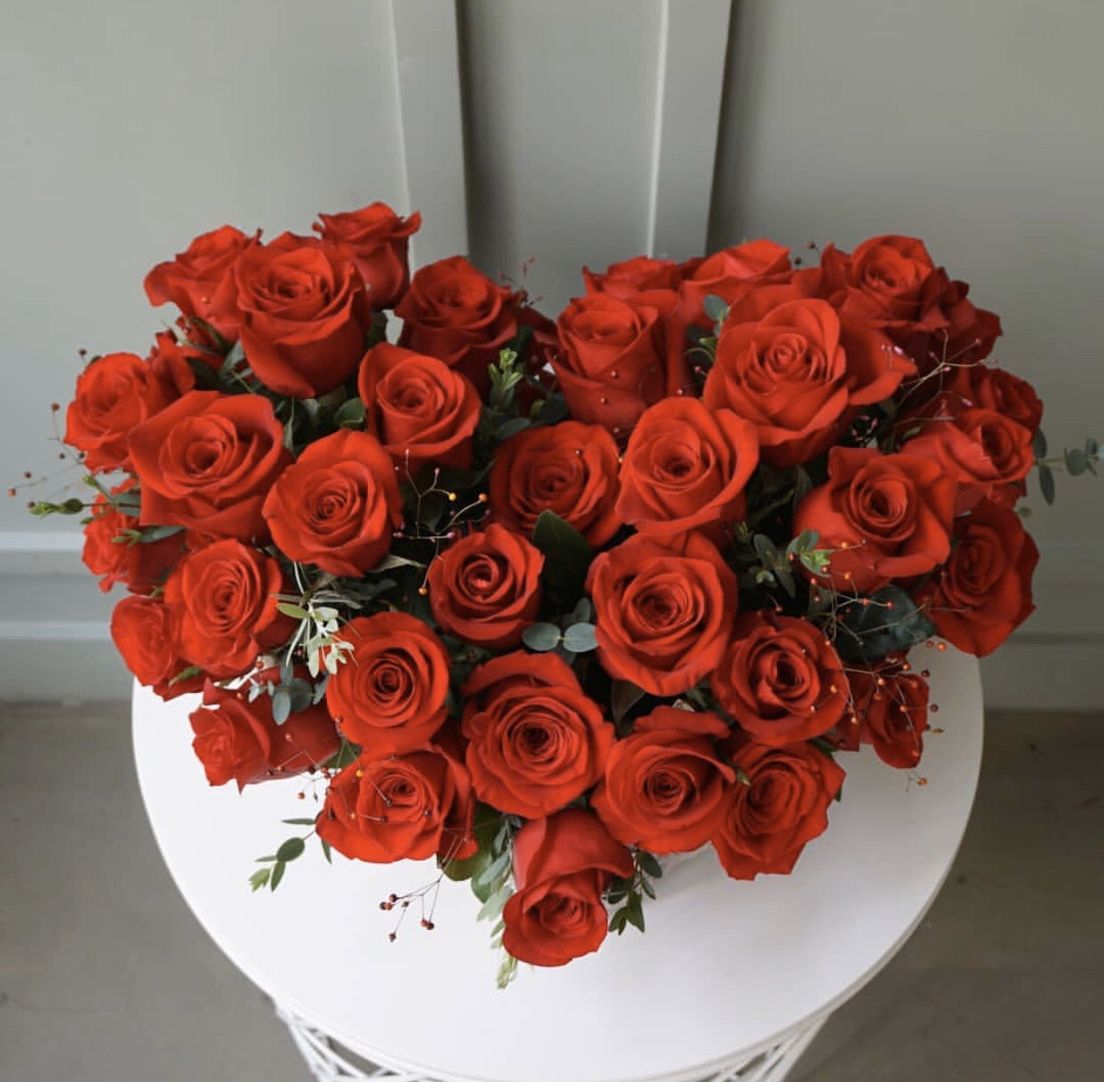 Hộp hoa hồng đỏ hình trái tim lãng mạn | Eliseflowers - Shop hoa ...