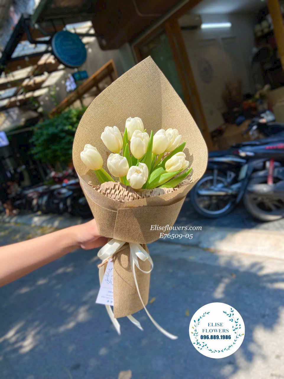 Bó hoa Tulip trắng đẹp. Đặt bó hoa Tulip tặng bạn gái