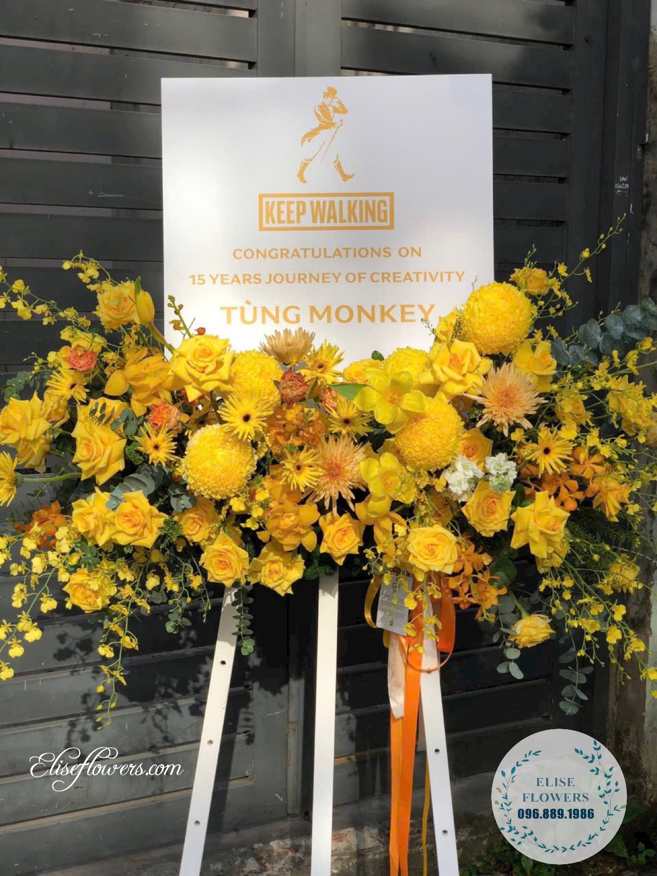 Bang-hoa-khai-truong-Ha-Noi-Dat-mua-bang-hoa-khai-truong-cao-cap-o-Ha-Noi