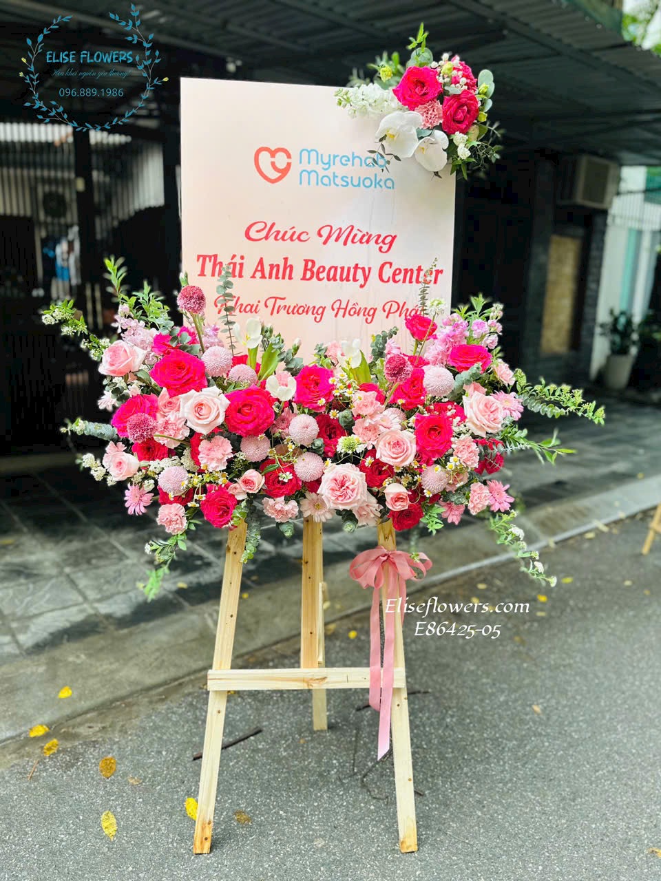 Bảng hoa khai trương. Hoa khai trương đẹp. Mua hoa chúc mừng tại tiệm hoa Eliseflowers