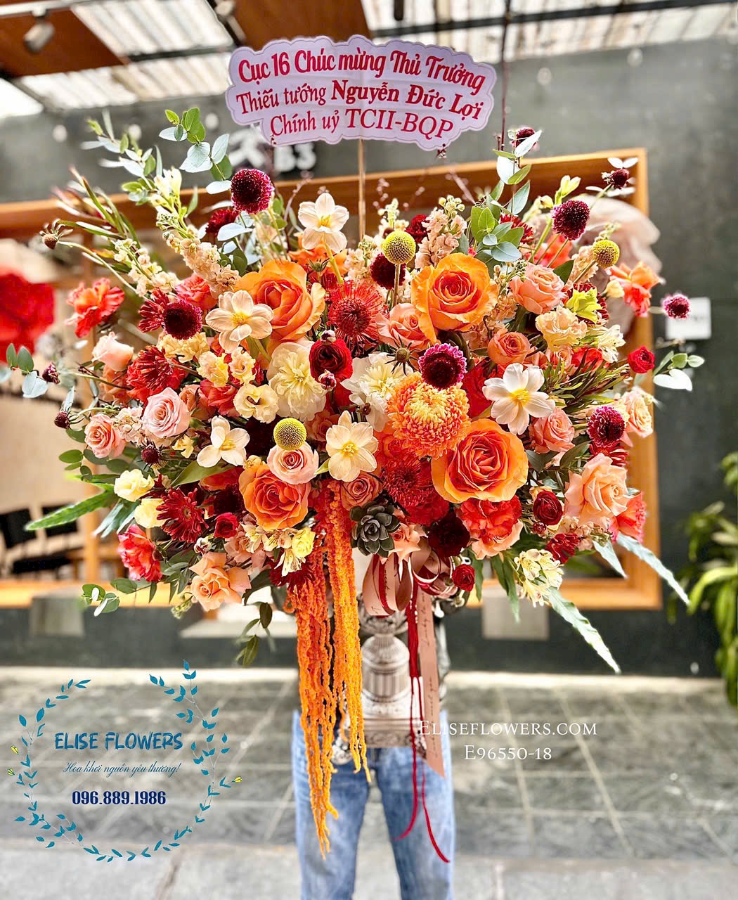Bình hoa cao cấp ở Đống Đa. Dịch vụ đặt mua bình hoa uy tín Hà Nội - Eliseflowers.