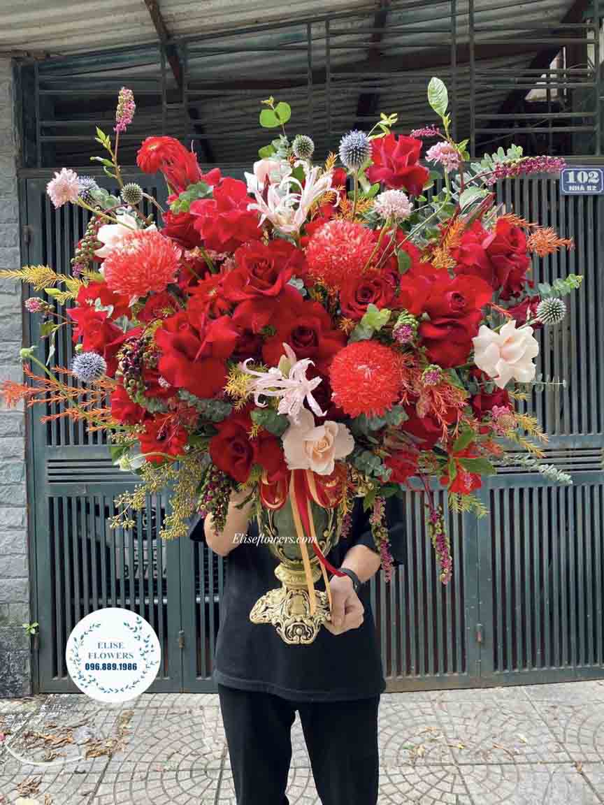 Hoa chúc mừng kỉ niệm ngày cưới đẹp | Bình hoa đỏ cao cấp tại Eliseflowers
