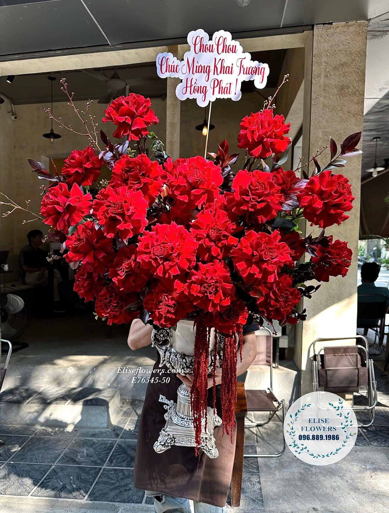 Bình hoa hồng đỏ Ecuador Heart Vip tại Hà Nội. Hoa hồng đỏ đẹp ở Hà Nội.