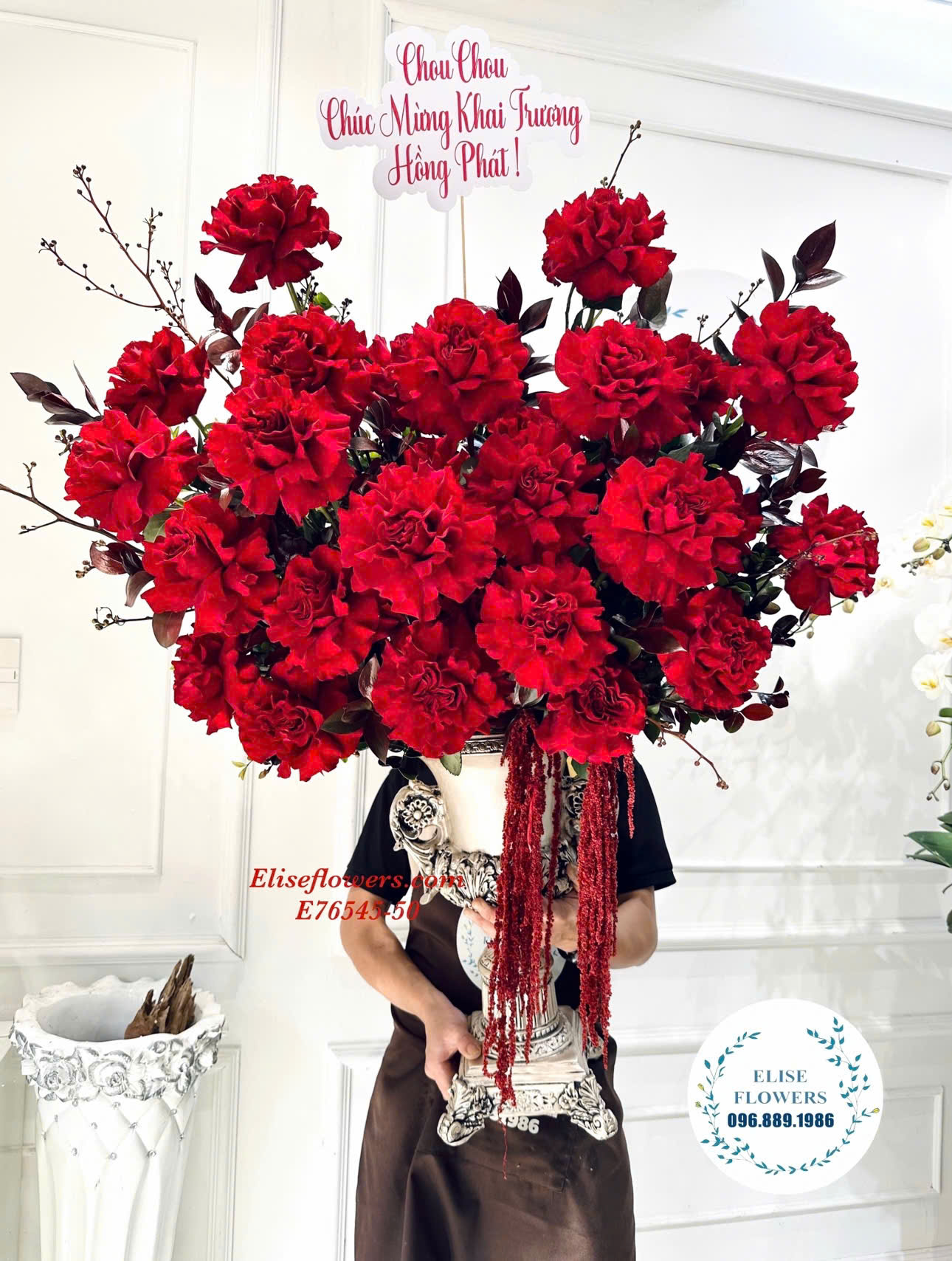 Bình hoa hồng đỏ nhập khẩu tặng sinh nhật vợ yêu, người yêu, bạn gái, bà xã ở Hà Nội.