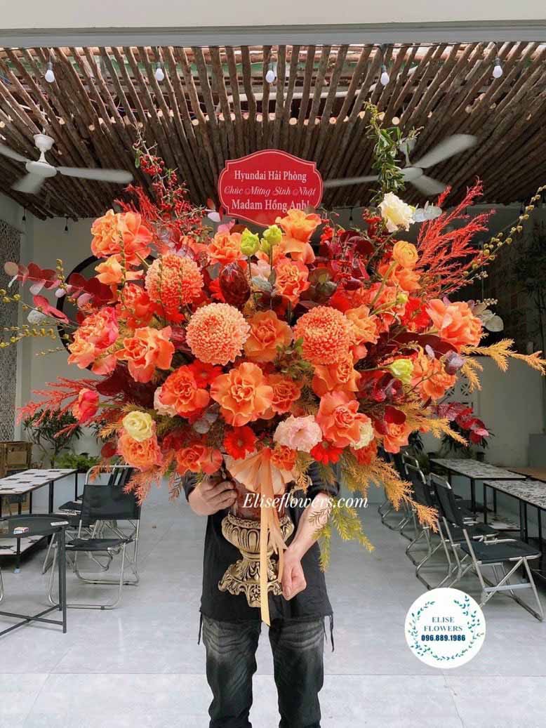 Bình hoa sinh nhật màu đỏ  Hoa sinh nhật sếp cao cấp tại Hà Nội