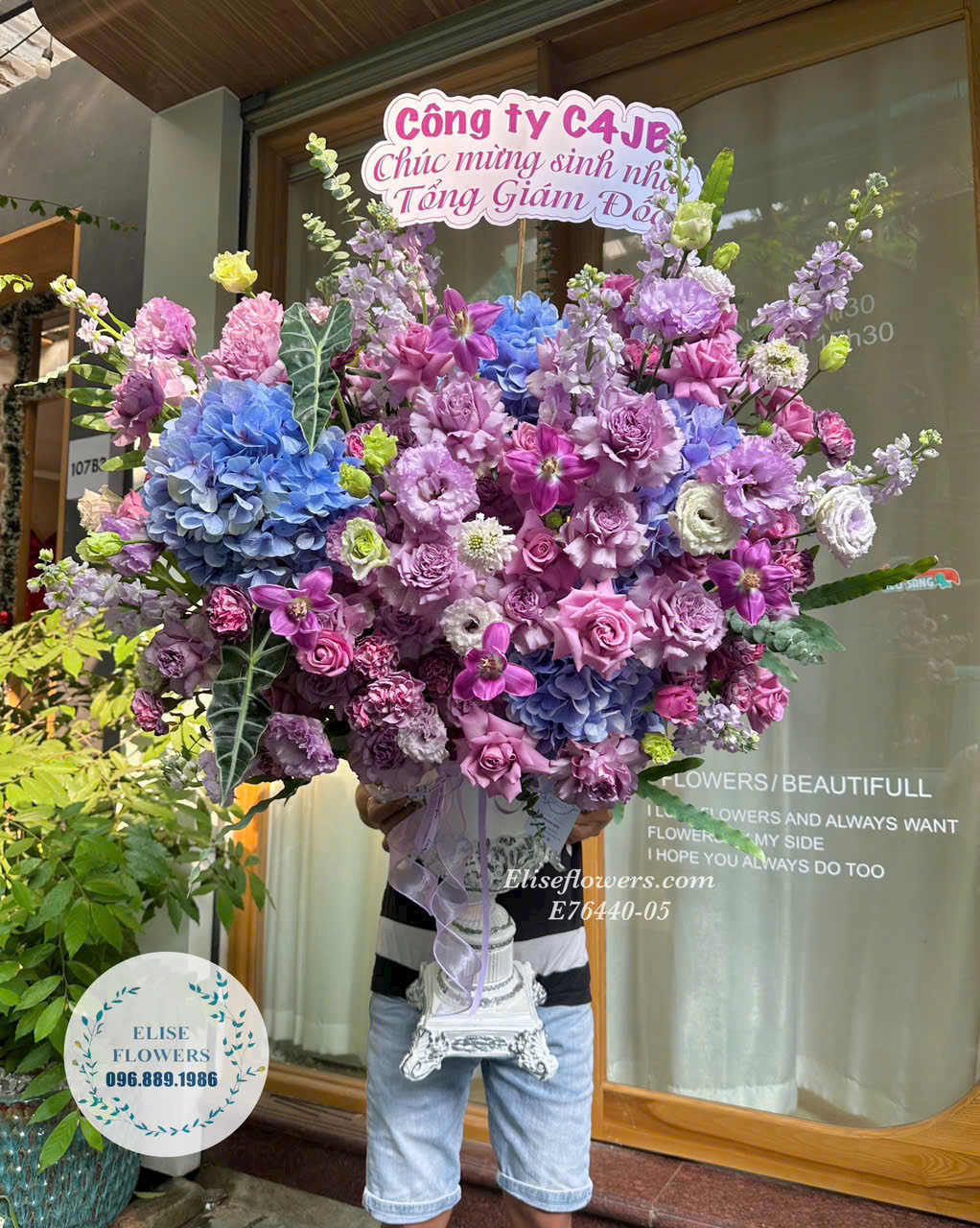 Bình hoa sinh nhật sếp nữ. Đặt mua bình hoa tặng sinh nhật sếp nữ