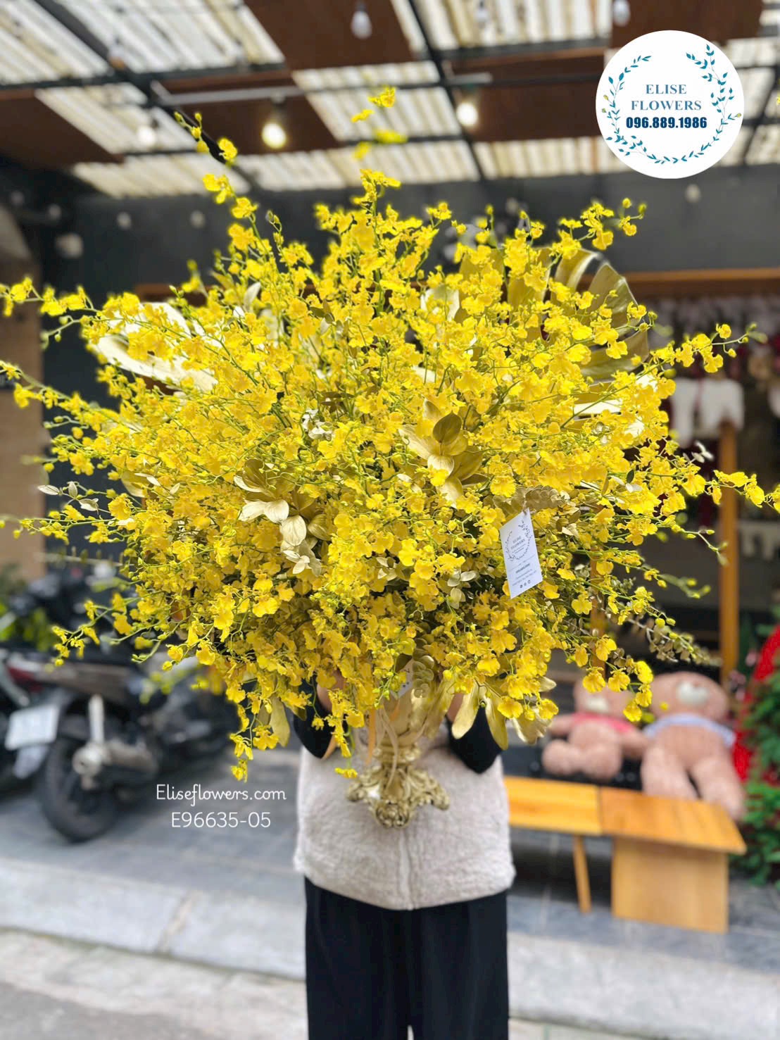 Bình lan vũ nữ cao cấp. Hoa tặng sếp sang trọng. Điện hoa tươi Hà Nội Eliseflowers