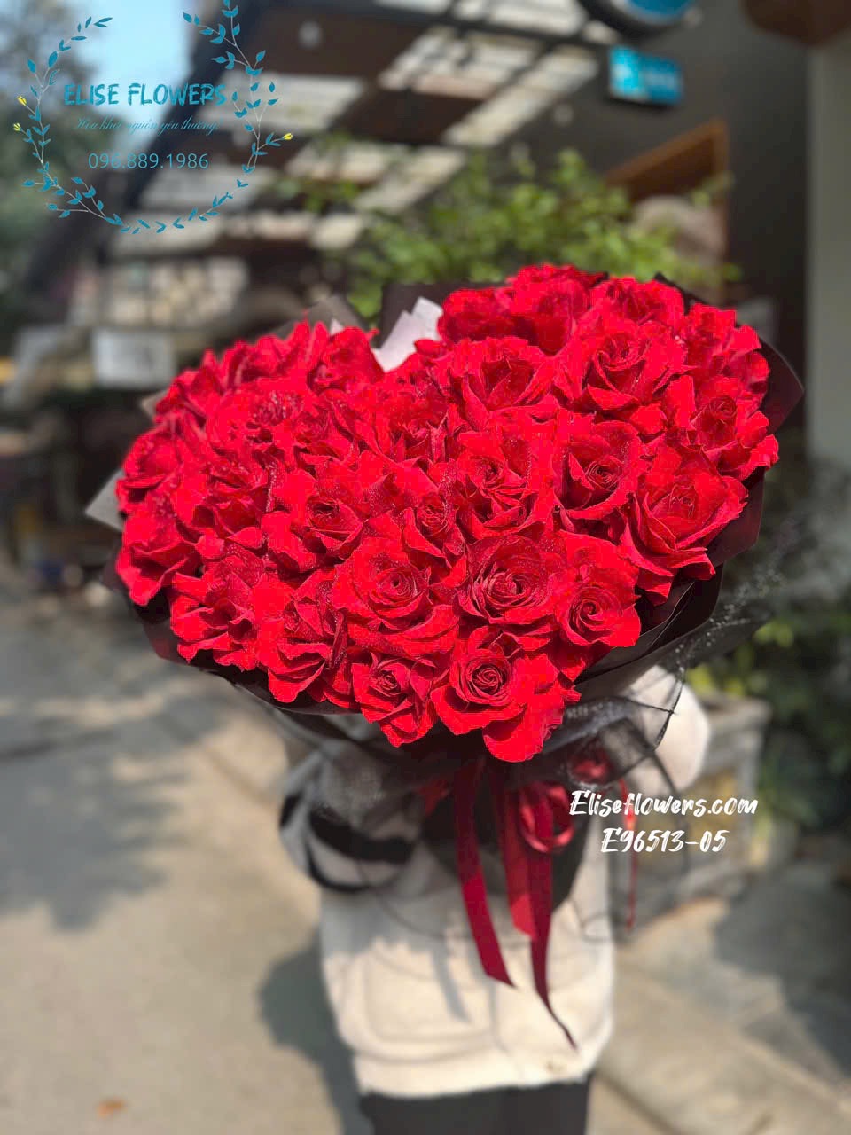 bó hoa đỏ tỏ tình bạn gái