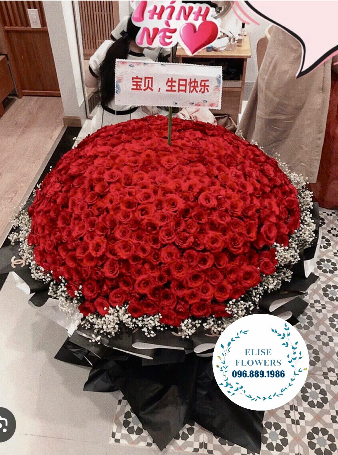Bó hoa 1000 bông khổng lồ tặng vợ, bạn gái, người yêu ở Hà Nội. Hoa tươi Hà Nội. Elise Flowers