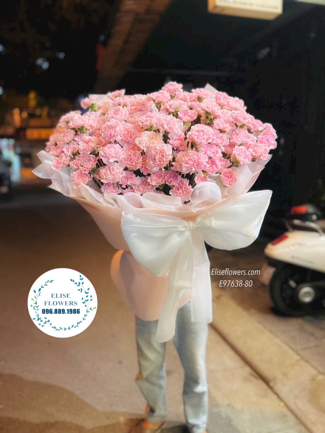 Hoa cẩm chướng đẹp. Bó hoa cẩm chướng khổng lồ tặng người thương. Điện hoa Hà Nội