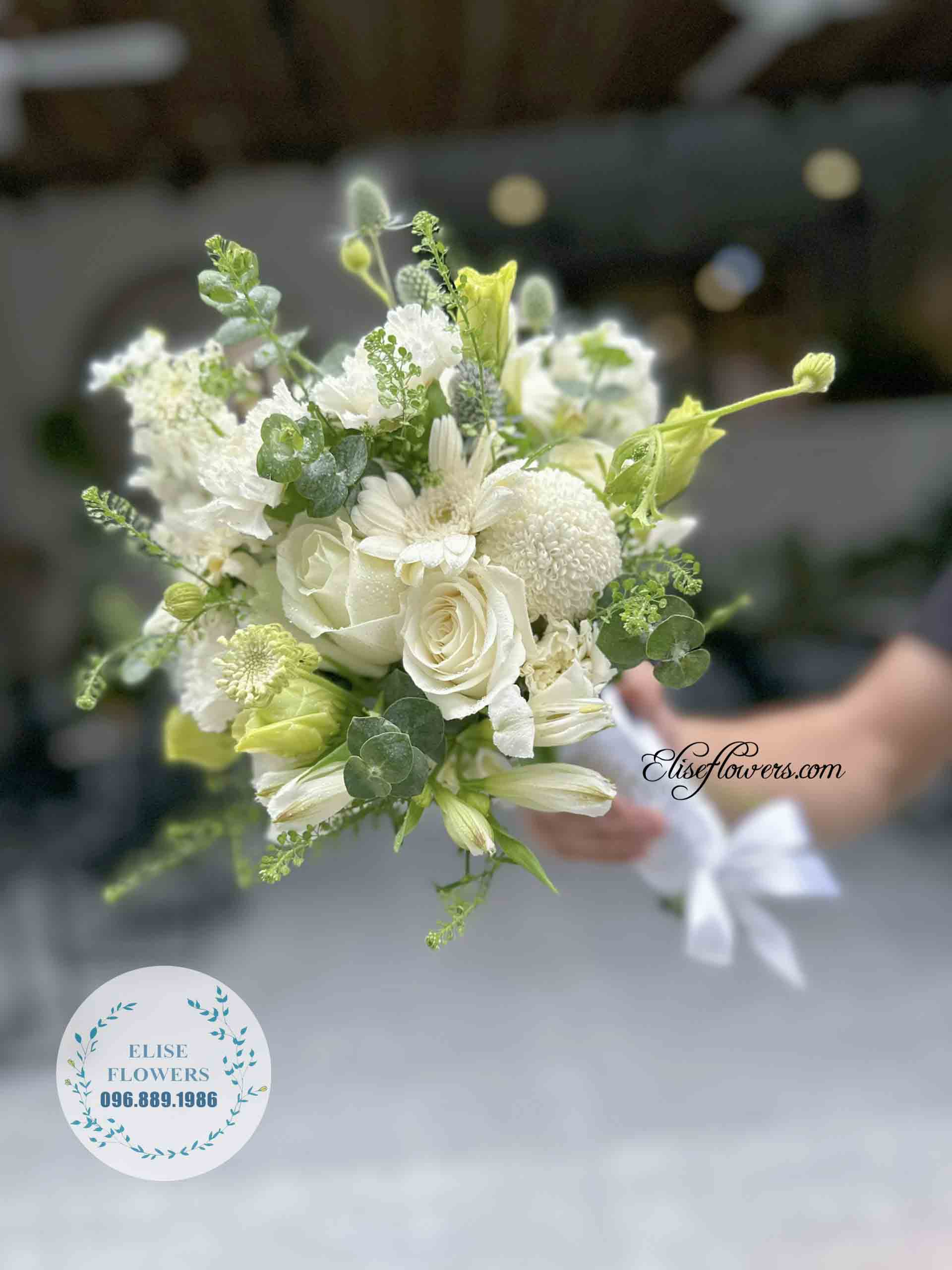 Bó hoa cưới cầm tay cô dâu màu trắng thuần khiết | Bó hoa cưới đep tại Hà Nội 
