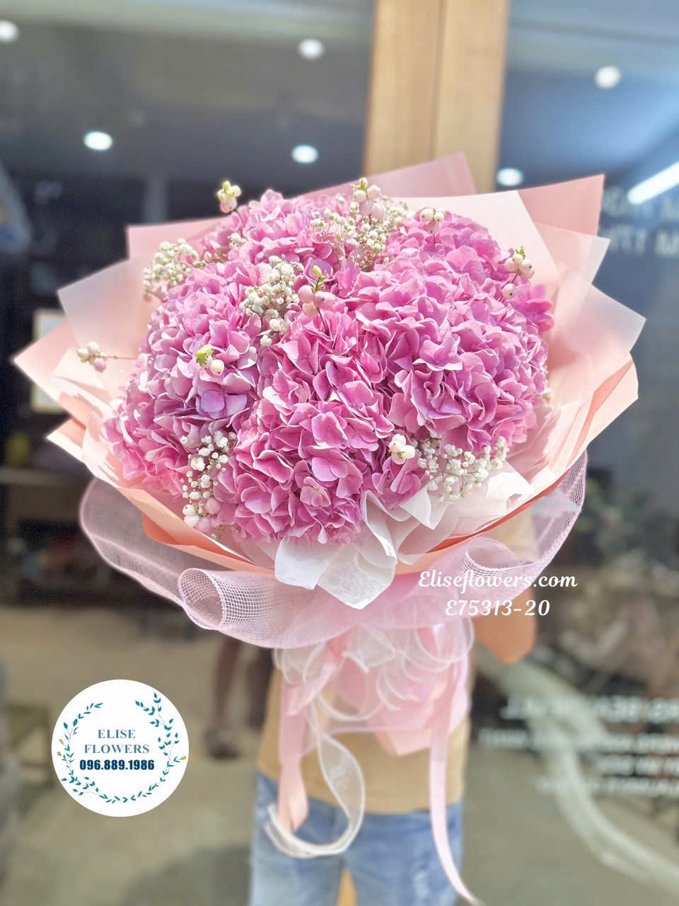 Bó hoa cẩm tú cầu đẹp tại Hà Nội. Hoa tặng bạn gái dịp 20/10. Mua hoa cẩm tú cầu đẹp Hà Nội.