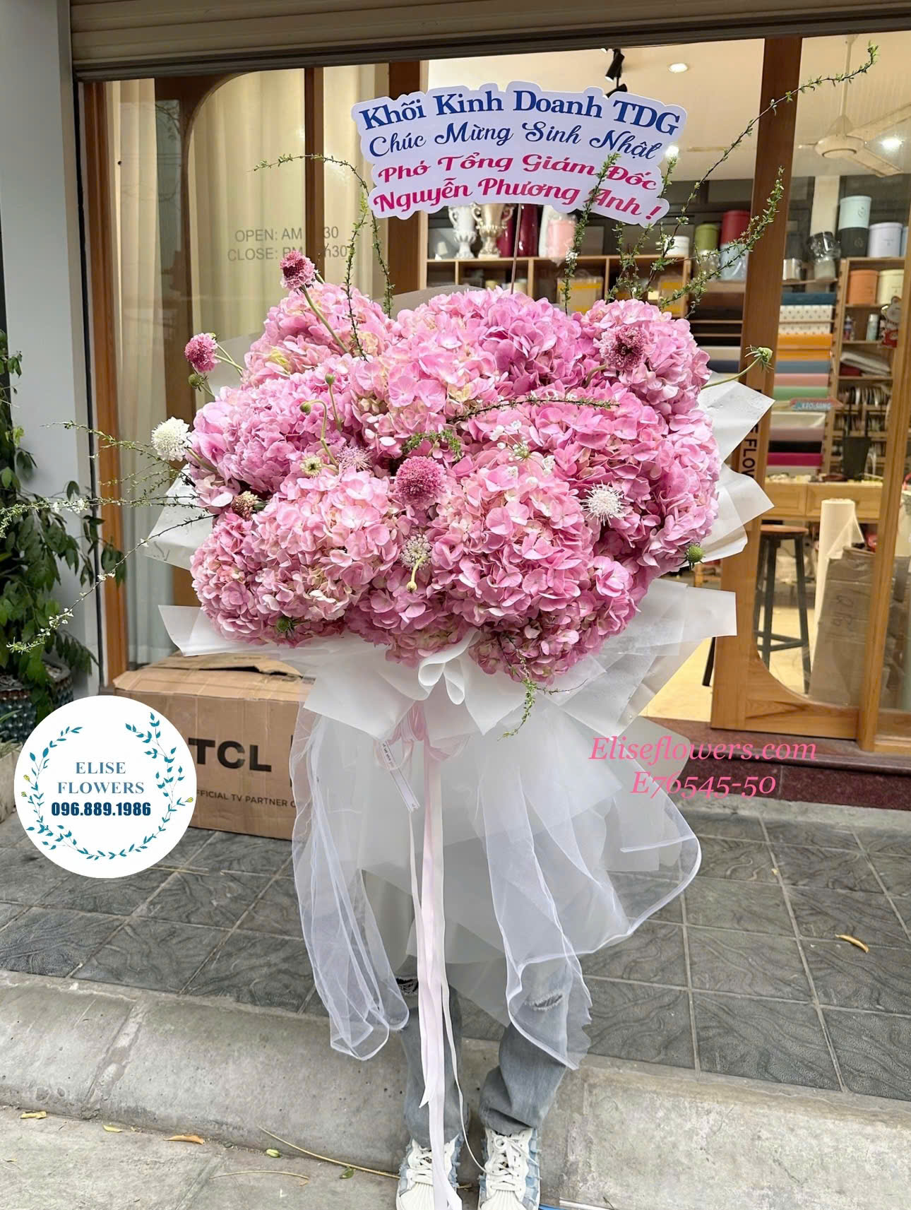 Đặt mua hoa cẩm tú cầu hồng đẹp ở Hà Nội. Bó hoa cẩm tú cầu hồng đẹp ở Hà Nội.